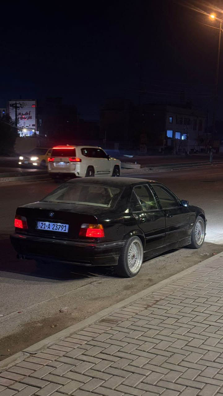السلام عليكم 
BMW E36 1992
مكينة ٢٥ كير عادي اكسل قفل
السياره رقم سليمانية تحويل ثاني يوم
فول مواصفات كشنات جلد كشنات كهرباء
السياره حلوه ونضيفه وعطل واحد مابيها تبريد شغال تدفئه شغال نصبه وترتيب عل اخير عليها داعميات ودوس ام وعليها ويل بي بي اس تو سايز السعر 65 ورقه وبيها مجال وماكو هيج
سعر بكل السوك بس متوازي على سفره علاجيه واحتاجيت 
للاستفسار *********** بغداد, العراق
