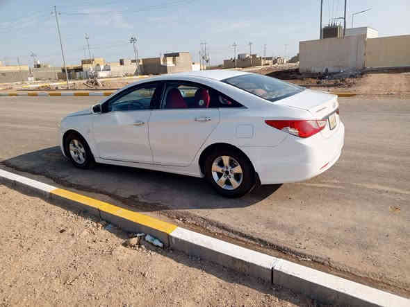 سلام عليكم خوان سوناتا موديل 10وارد كوري الكوري ماينكفل من صبغ وبيه ضربه وره جاملغات اخلفيه   سياره مكينه وكير جدد مكين دووش خليجي كير ابو القطره حداده وتخم تاير وتبريد كله مكفول رقم بصره تحويل ثاني يوم ***********مكان سياره ميسان الميمونه سعر 78
