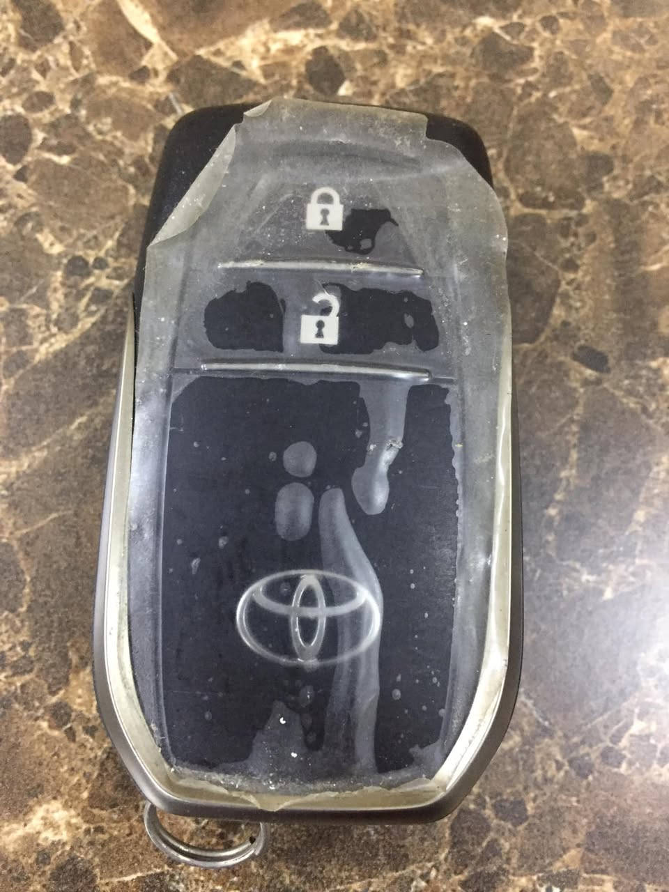 بصمات لاندكروز من موديل ٢٠٠٩ الى موديل ٢٠٢١ سعر القطعة ١٠٠ ألف مكاني بغدادالجديدة ***********
