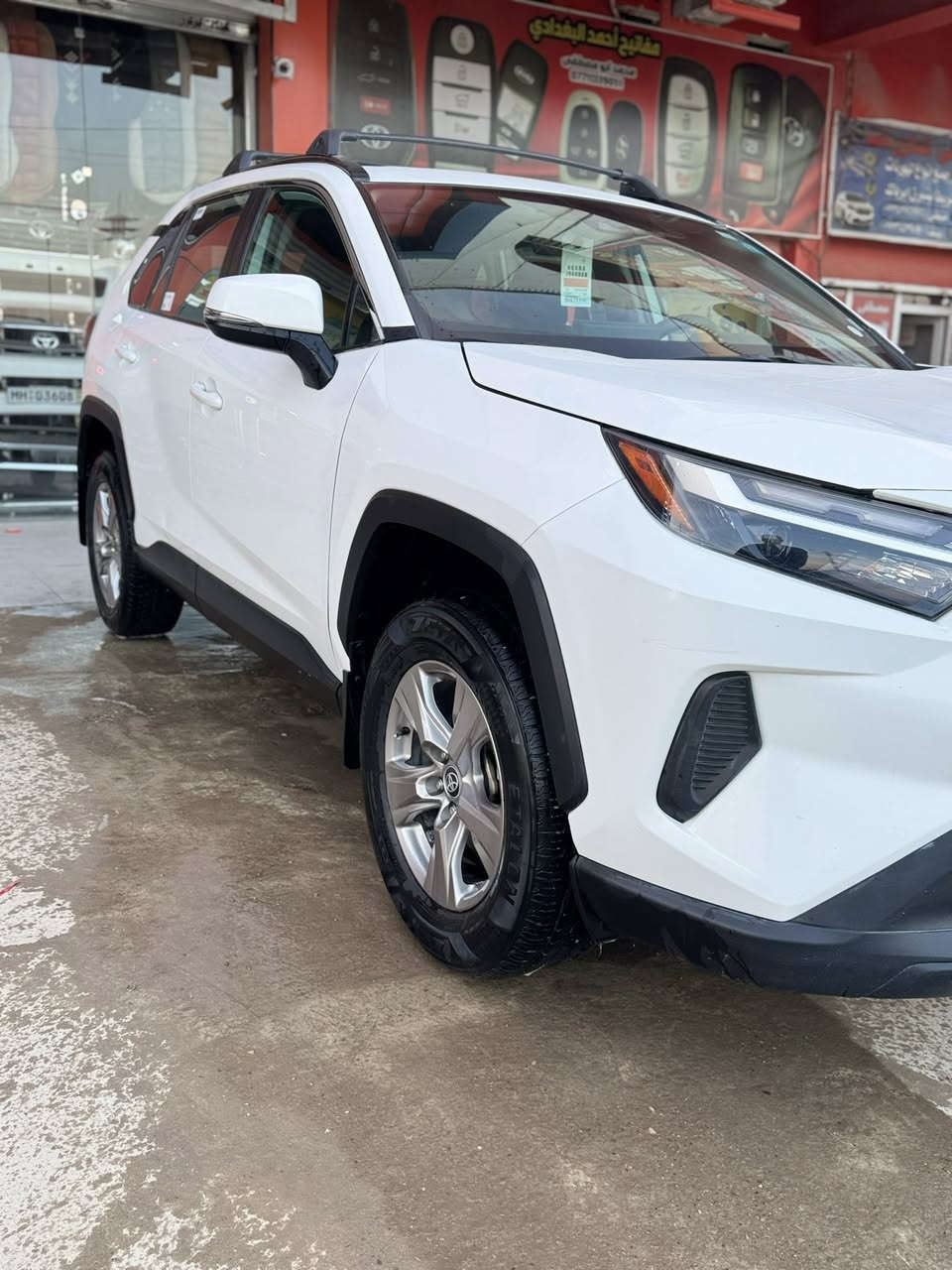 السلام وعليكم
تيوتا راف فور 2023 وارد أمريكي XLE
رقم بغداد بانزين ماشيا 48 صو الحادث والسونار داخل المنشور بدون دواخل او شواصي او تبديل نهائياً بالشرط سياره جديده بمعنى الكلمه السعر 250 ورقه بيه مجال شي قليل 
ديالى — بعقوبه 
***********
