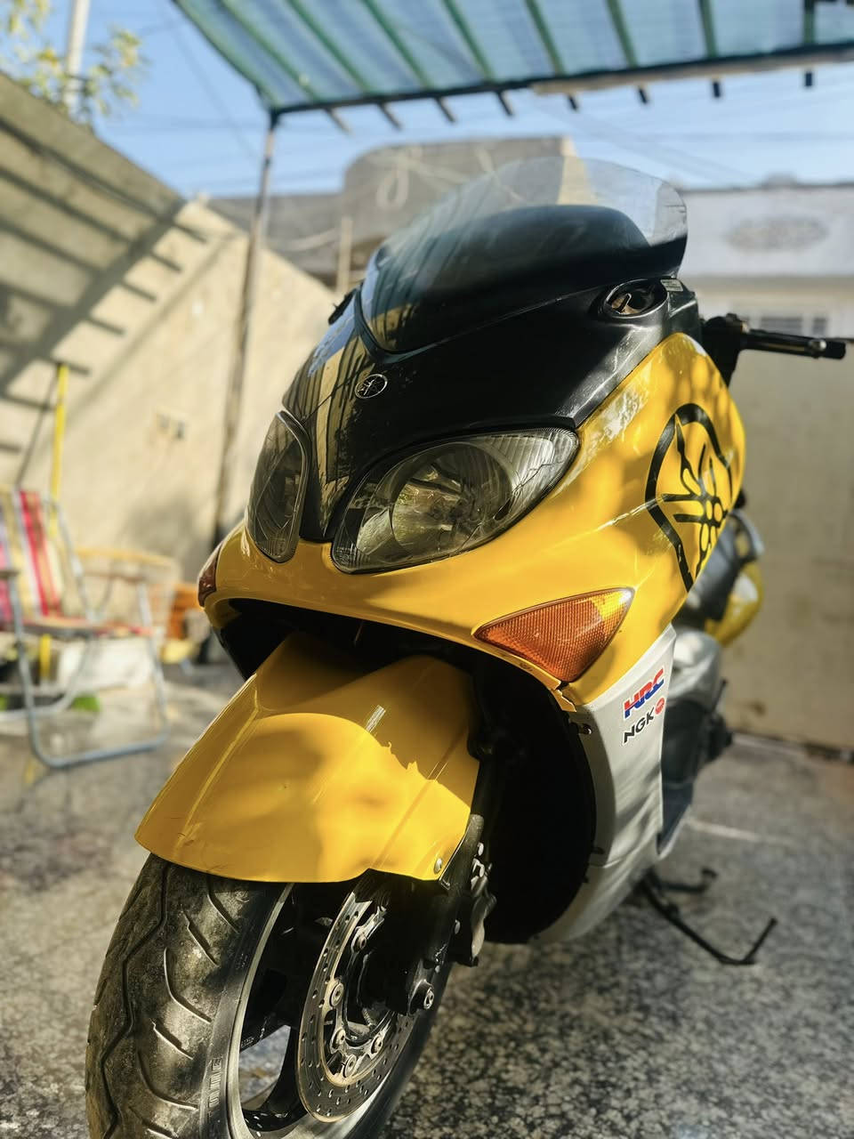 السلام عليكم
تي ماكس ٢٠٠٨ نوزل 
سويجين بيهة
كهربائيات بلاد
صالنصة رياضي اكربوفيج 
عليهة ادامة كاملة فيت بم و نوزلات وبلكات 
نكرة بكل وقت
شلعه ومعدل
وياهة مري مال ٢٠١١
لايت عالي زنون 
مكاني بابل المركز 
السعر ١٧ وبيهة مجال 
***********
