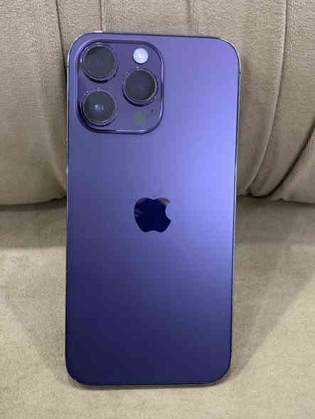 السلام عليكم
ايفون 14 برو ماكس 
ذاكرة 256
بطارية 78
دبل سيم كارت 
مكفول من كلشي اكو كم شخط ناعمة موضحه بالصور البطارية الشحن مالته كلش زين ويطول السعر 700 ألف قفل مكاني بغداد/ حي العامل *********** بيع فقط
