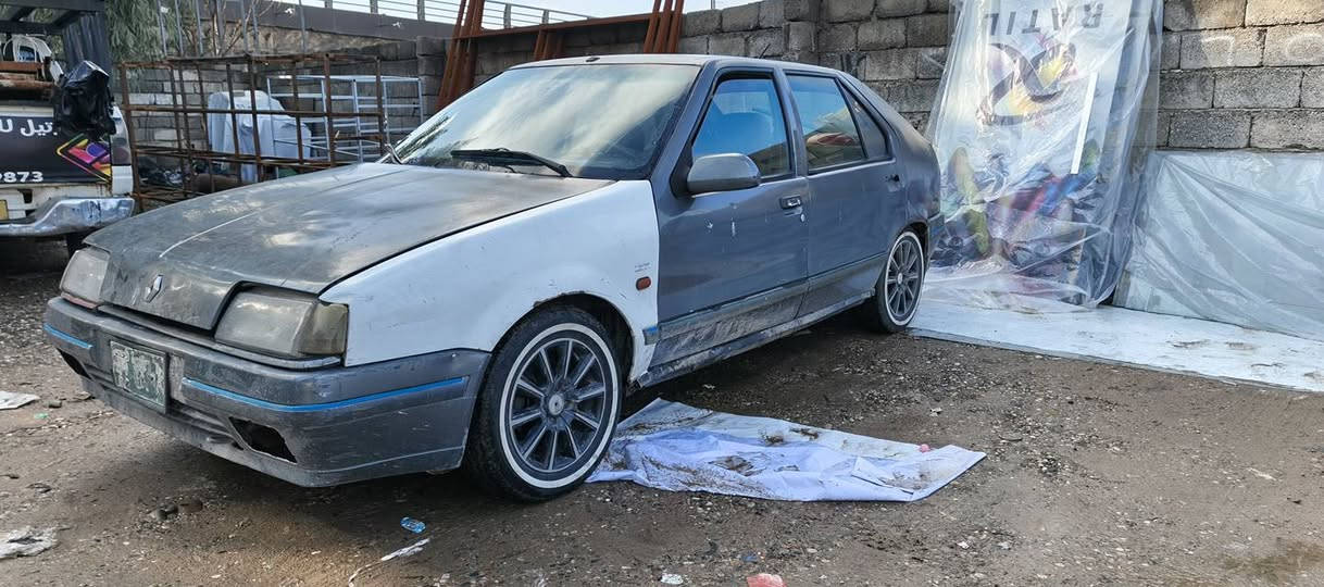 للبيع رينو ١٩ كابون بنزين وكالة مطلقة باسمنا محرك كصة سعر ١٤ بيها مجال
***********
