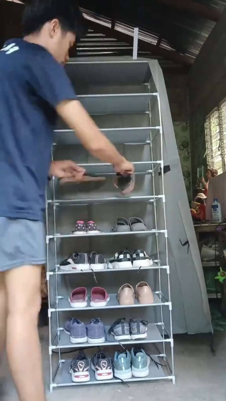 نظم فوضى الأحذية بسهولة مع خزانة الأحذية متعددة الطبقات 👟
تصميم رأسي ذكي بعشر طبقات يوفر مساحة تخزين كبيرة في مكان صغير 🧩

هيكل معدني متين مع غطاء قماشي بسحاب يحمي من الغبار والرطوبة 🌬️

تركيب سهل بدون أدوات — فقط ثبّت واستعمل ✅

مناسبة لغرف النوم، الممرات، أو حتى المكاتب 🏠

متوفرة بعدة ألوان ورسومات أنيقة لتناسب كل الأذواق 🎨

خزانة عملية تجمع بين التنظيم، المتانة، والجمال في قطعة واحدة 💎

السعر 25000
الحجز واتساب . ***********
