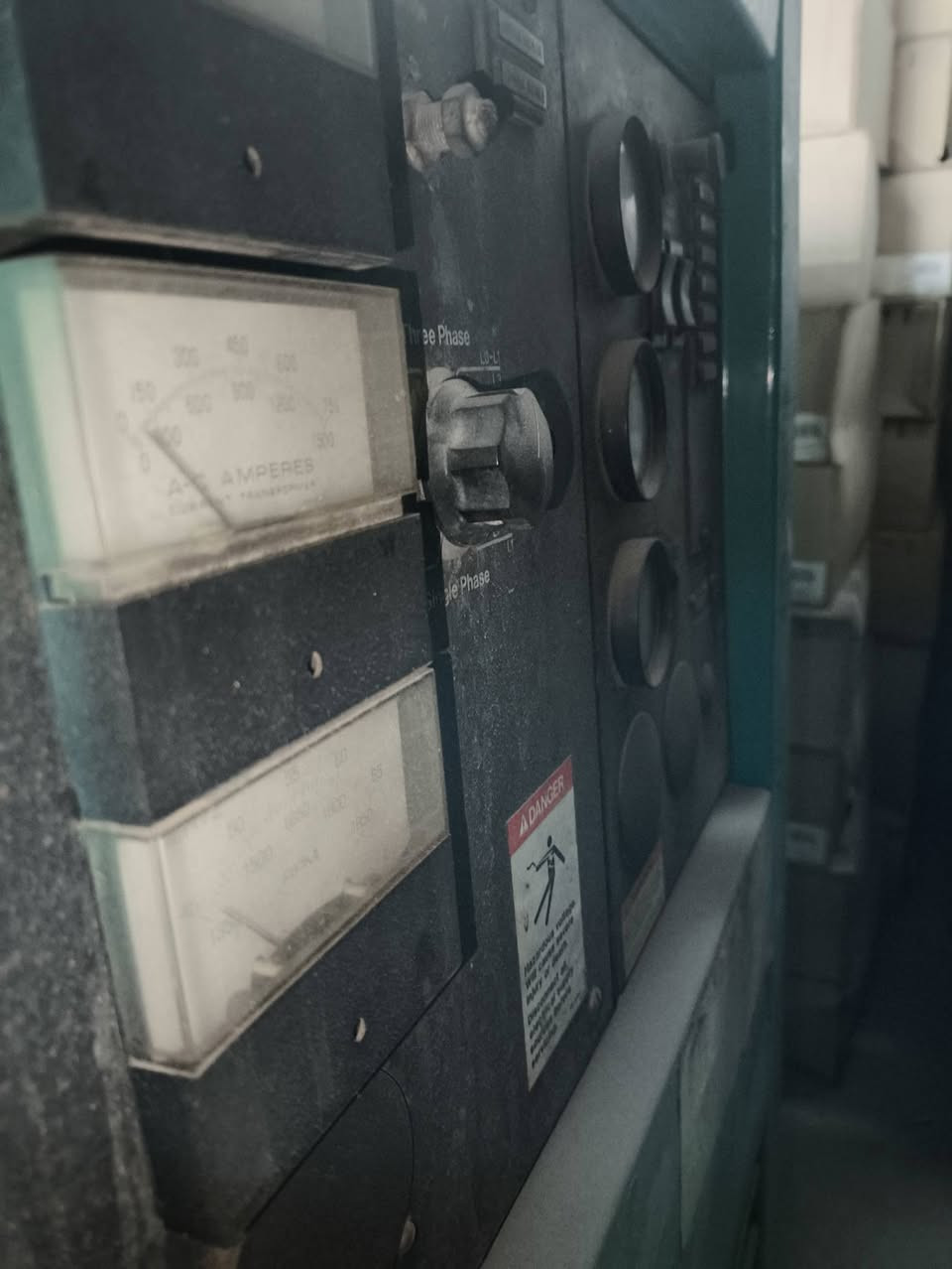 #مولدات كمنز خمسه ونص انجكتر زيتي 
توليد 400 كيفي بلادي وضع شركه 
بورد بلادي السعر والاستفسار تواصل ***********+واتساب عبدالله المختار 
اربيل الصناعه الجنوبيه 
لدينا توصيل جميع المحافظات
