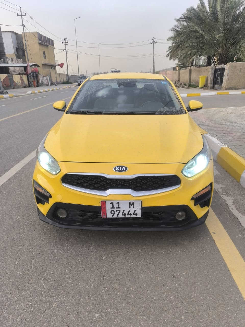 سلام عليكم للبيع موديل 2019 كير اي تي محرك 2000 دوش جاهزة من كلشي ماشية 140 مكانها واسط الصويرة شرط حادث بدون اي داخل شاصي لغد مكفول هاتف ***********
