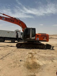 للبيع حفاره حجم 200مديل 2011 دخول جديد رقم 07810465511
