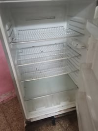 ثلاجه للبيع 150 ٠٧٥١٧١٩٠٩٨٣