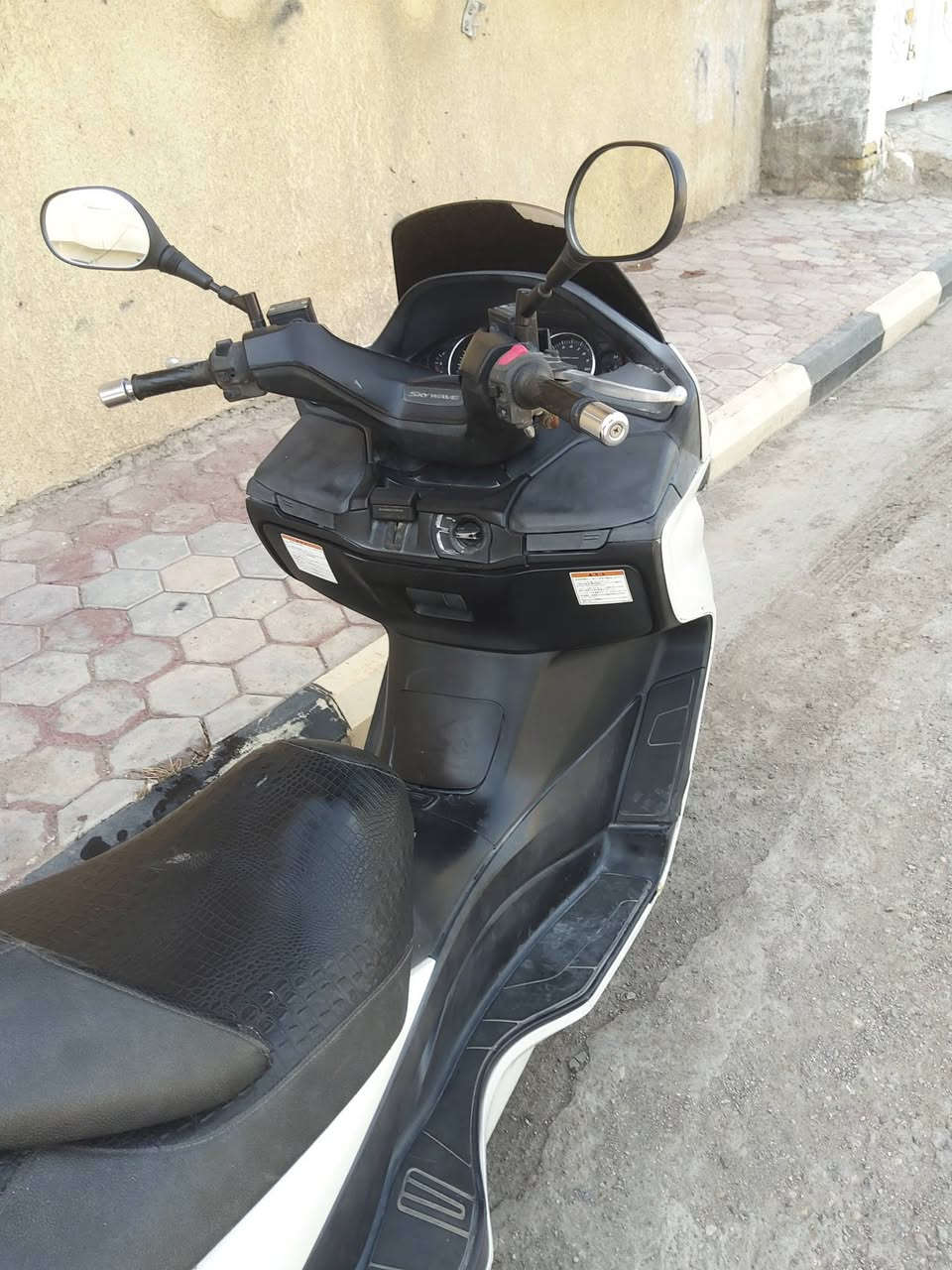 السلام عليكم دراجه سكاي ويف ٤٠٠ بصمه رنبه نضيفه كلشي شغال بيهه كهربائيات شلعه ومعدل ترايك لبغداد ***********مكان الكوت مركز المدينه
