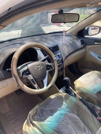 للبيع اكسنت ٢٠١٢ بيه جاملغ خلفي صبغ فقط ماشيه ١٤٥ ر رقم بغداد 07711948...
