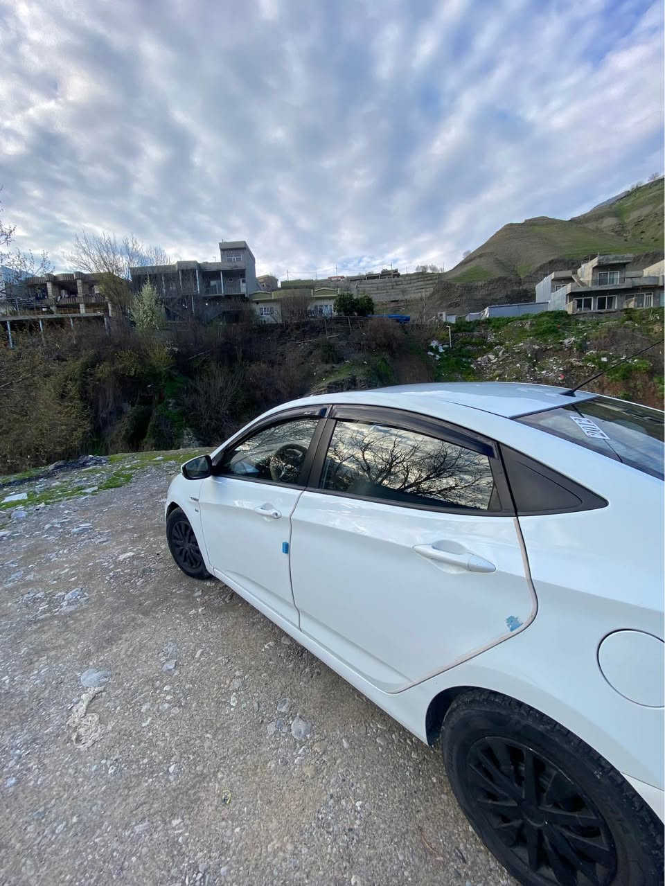 🚗 Hyundai Accent 2012
📍 سوران

🔹 ماتۆر 1.6 
🔹 سلایت هەیە
🔹 جامەکان ئۆتۆماتیک
🔹 ئاسپیڕی هەوا (AC) گەرمو سارد باش کار دەکات
🔹 ڕەنگی سپی
🔹 ماتۆر و گێر شەرتن
🔹240 هزار خرامە سەیە 
🔹سئ پارچە قەلم کاری هەیە
🔹دوو پارچە سبوخی هەیە دەرکو چەملاخ
🔹سەنەوی ناوی خومە مانگی ٩ بەسەر دەچئیت بئ مشکیلەیە
🔹سەودام نیە بەس بو فروشتنە
🔹گەر موشتەری پەیوەندی بە ژمارە بکە واتساپ فایبەر(***********) سوران, أربيل

