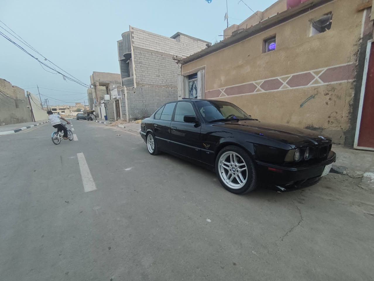BWM 540v8
موديل 91
رقم كربلاء مشروع وطني 
تنتة سلايت 
كت كامل ام 
ويل M
سبايدر M
 دعاميات M
بنيد عريض وبجم عريض
السيارة عليها كزوز رياضي اكامل 🔥
غرفة كارتر جلد كشنات كهربائي 
برد بلادية 
سيارة عليها ادامة بلكات نوزلات وفيتبم 
كير تمساح اوتماتيك 🔥
سيارة نضيفة ومتعوب عليها 
مكفولة محرك وكير 
كهربائيات كلها شغالة
السيارة مصروف عليها هواي

رقمي / ‏‪***********‬‏
متواجد فيس بوك
