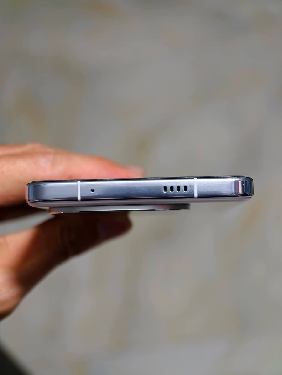 Iq13
512
16
نظافه الف بالمية 
استخدام قليل 
كارتونه ضاعت فقط شاحنه الاصليه 120 واط و6 كفرات 
السعر 680 الف  
بغداد الكرخ 
يوجد توصيل 
***********
