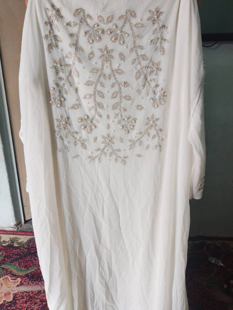 سلام عليكم بنات عندي قفطان ماعرف فستان المهم مال عقد ابيض قياس 48 و 50 ملبوس ساعتين او 3  تقريباً اخذتة ب 75 بيش يفيدچن؟ وهاي صورتة التريدة تراسلني خاص


**إذا كنت صاحب هذا الإعلان وتريد حذفه لأي سبب، رجاءا أرسل رسالة إلى الدعم الفني**