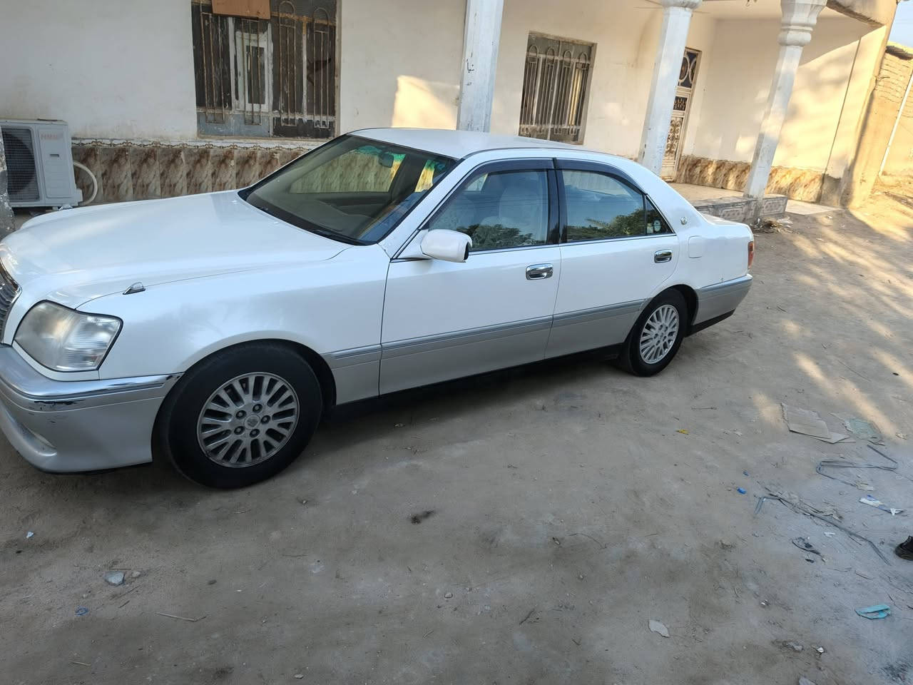 سلام عليكم ملكه كصتين مديل 2000
مكينه وكير ففتي ام الكلاص 
حداديه جديده 
طخم تاير جديد 
تبريد شرط عوزه بس غاز 
دكمه وحده 
مسجل دمام 
سياره جاهزه من كلشي 
سعره 33
مكان سوق الشيوخ 
***********
