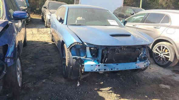 سلام عليكم چارجر 2022 Gt السياره جديده جدا حادثها بسيط ماشيه 59 عنوان بغداد شارع فلسطين 
*********** 
السعر 25
