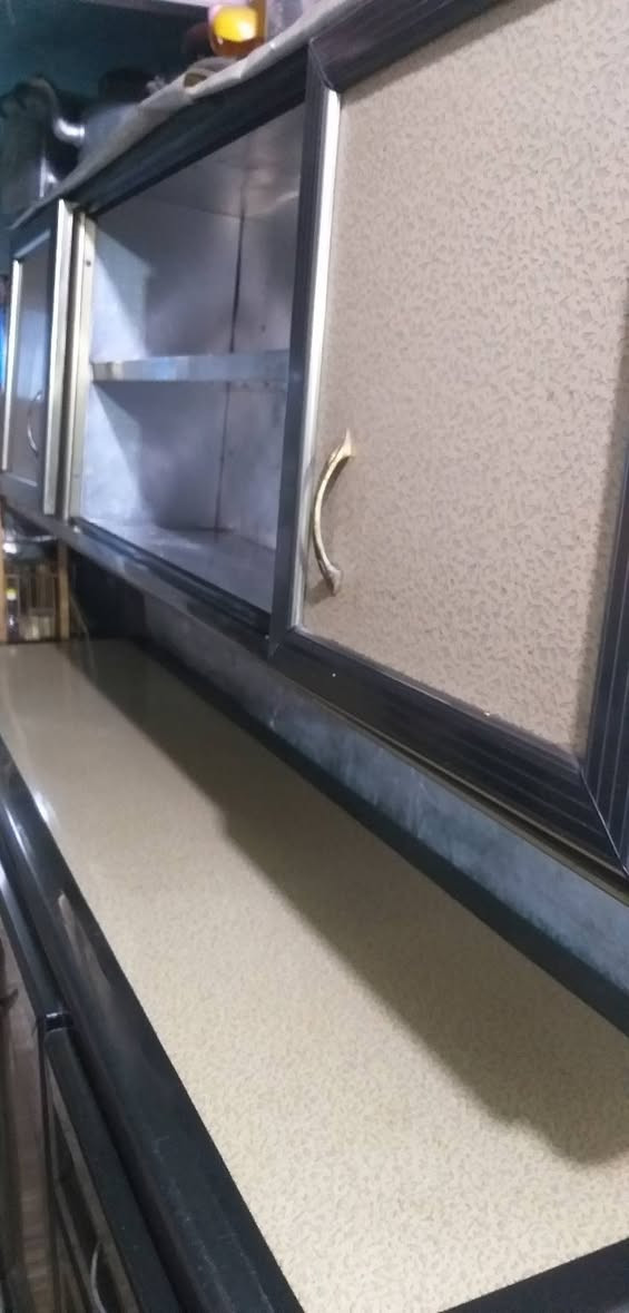 سلام عليكم كاونتر نظيف مستعمل تفصال مو سوكي اربع ابواب و2 مجرات وقطعة تعليك بابين، بدون سنك
مكاني بغداد ***********
