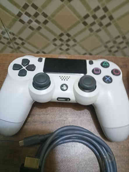 سوني 4 سلم للبيع
السلام عليكم متوفر جهاز سوني 4 سلم
الجهاز نظيف جدا ولم يفتح للصيانة نهائيا مستخدم استخدام قليل جدا
تفاصيل الجهاز:

• النظام: 13.02

• المساحة: 408 جيجا

• كامل الملحقات: جوستك أصلي واحد فقط + جميع الكيبلات

• الجهاز أونلاين وجاهز للاستخدام

• يمكن تجربة الجهاز قبل الشراء

مع هدية UPS جديد 

السعر: 290 ألف و قابل للتفاوض
للتواصل: ***********
