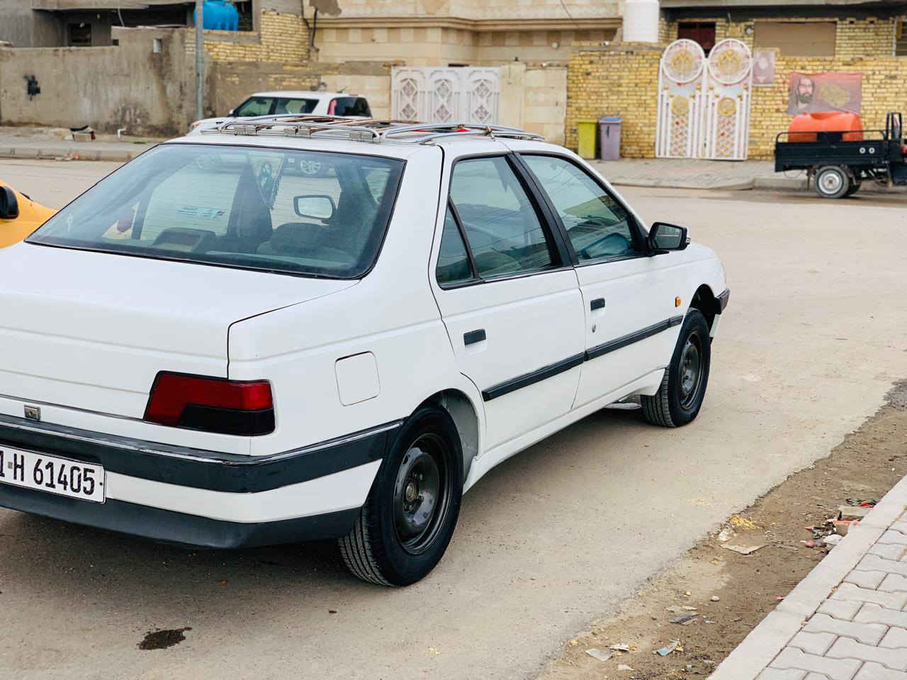 السلام عليكم للبيع بيجو 405 موديل 2009 رقم بغداد بسمي سياره جديده تخم تاير جديد  دوشمه جديده كير مكينه بجيس حداديه جديده تبريد ثلج السعر 40 مكاني كوت ***********
