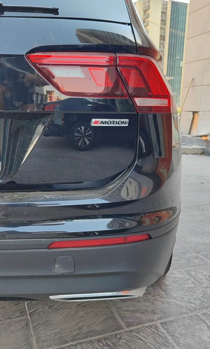 تيگوان ٢٠٢١
مواسەفات s دةبل اكسل و رادار
١٠٠ هەزار رۆيشتوە
بێ بۆیاغ و بێ ساردەکوت دوو دةرگاي بيلادي بي سوبخ بۆ دانراوە
هيج ايرباگي نەتەقيوە پێش و پشتی بێ لێدان كەبس  
سعر:180
شوێن:هەولێر

*********** أربيل, العراق
