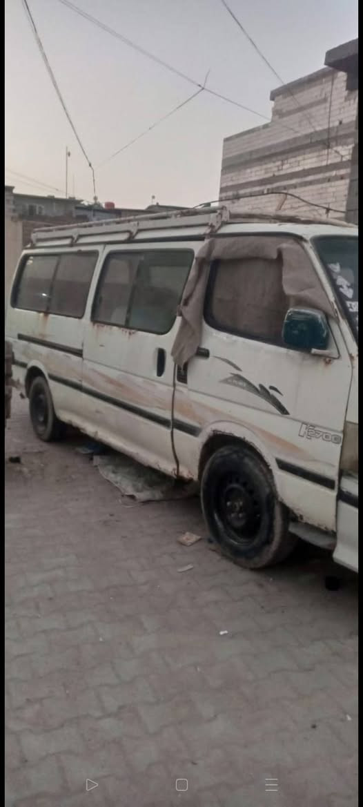 سياره كيه فتون السياره كايمه  وبيه مكينه ونجي محور كير او تمتيك السنويه منتهى ابيع كوم حديد  المكان بصره تنومه السعر 5ورقات الشراي يجي خاص ***********
