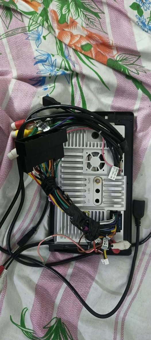 شاشة سيارة 9انج للبيع السعر 50 العنوان بغداد الاعظمية ***********
