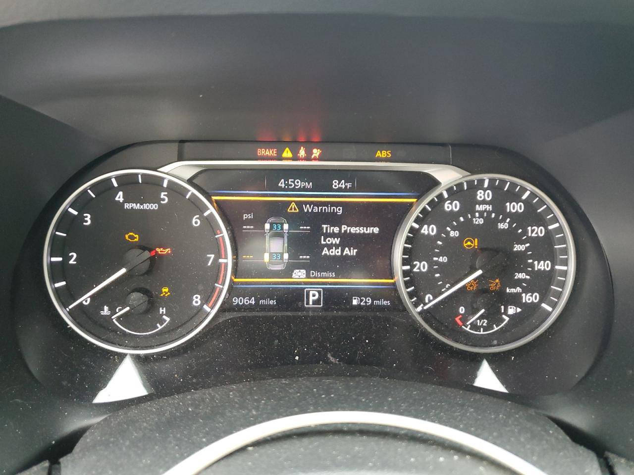 نيسان سنترا مديل 2025 موجوده بالبصره 
حره بدون رقم بعدها ما مصلحه امس دخلت 
ابيع ع وضعها السعر ١١٥ 
***********
