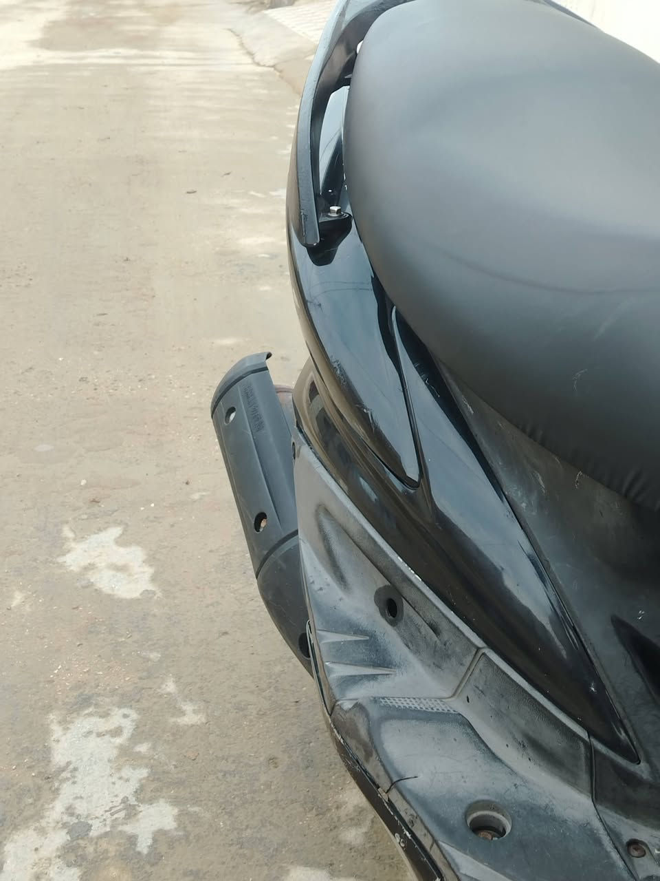 السلام عليكم دراجه سكنس للبيع
دراجه كابريته مو نوزل مامفتحوه وخير من يم الله بيها كلج امامي رياضي المكان بابل مركز المدينه  وسعرها650وبيها مجال اهل 400و500لطبون دراجه خرسه رقم تصال***********
