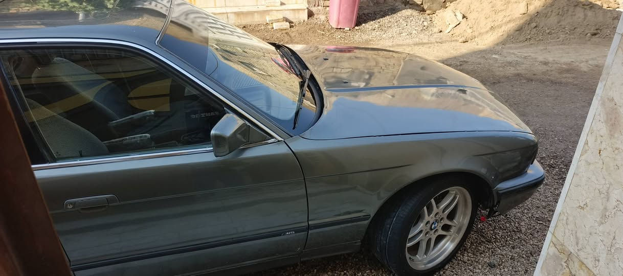 السلام عليكم
بي ام دبليو مكينه وكير ؤ اكسن كفاله بسمي مديل 1991 محرك 535 كير اؤتو منضؤمه زنون وياله ودعاميات M ؤاختصر عليك كل نقص مابيه على 24 حبايه معرؤضه ب 55 وبيه مجال بصيط مكان السياره طويريج ***********
