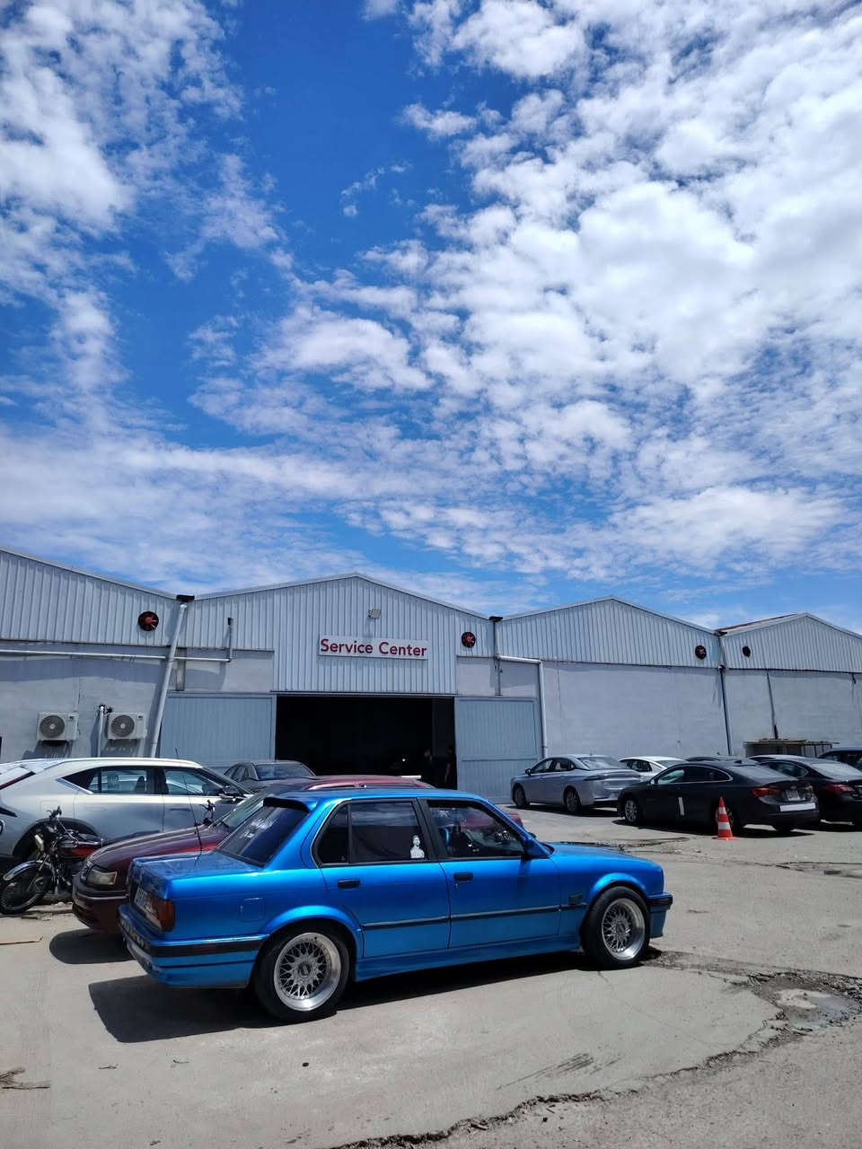 سبب وعود الكاذبه 
320 25فلBMW E30   1990
السعر35قفل 
رقم بغداد باسمي تحويل ثاني يوم 
سنوية 29
صدر امامي خلفي نضيف 
كير عادي ومحرك جديد اكسل كاردن بولبرانات امامي خلفي  كله جديد   

كهربائيات كله شغاله

 تبريد مو شغال 
السيارة جاهزة ترايك للبصره
حاجب لايت اصلي
تخم تايرات ول ويل 16 تو سايز  
مكاني موصل جانب الايسر ***********
