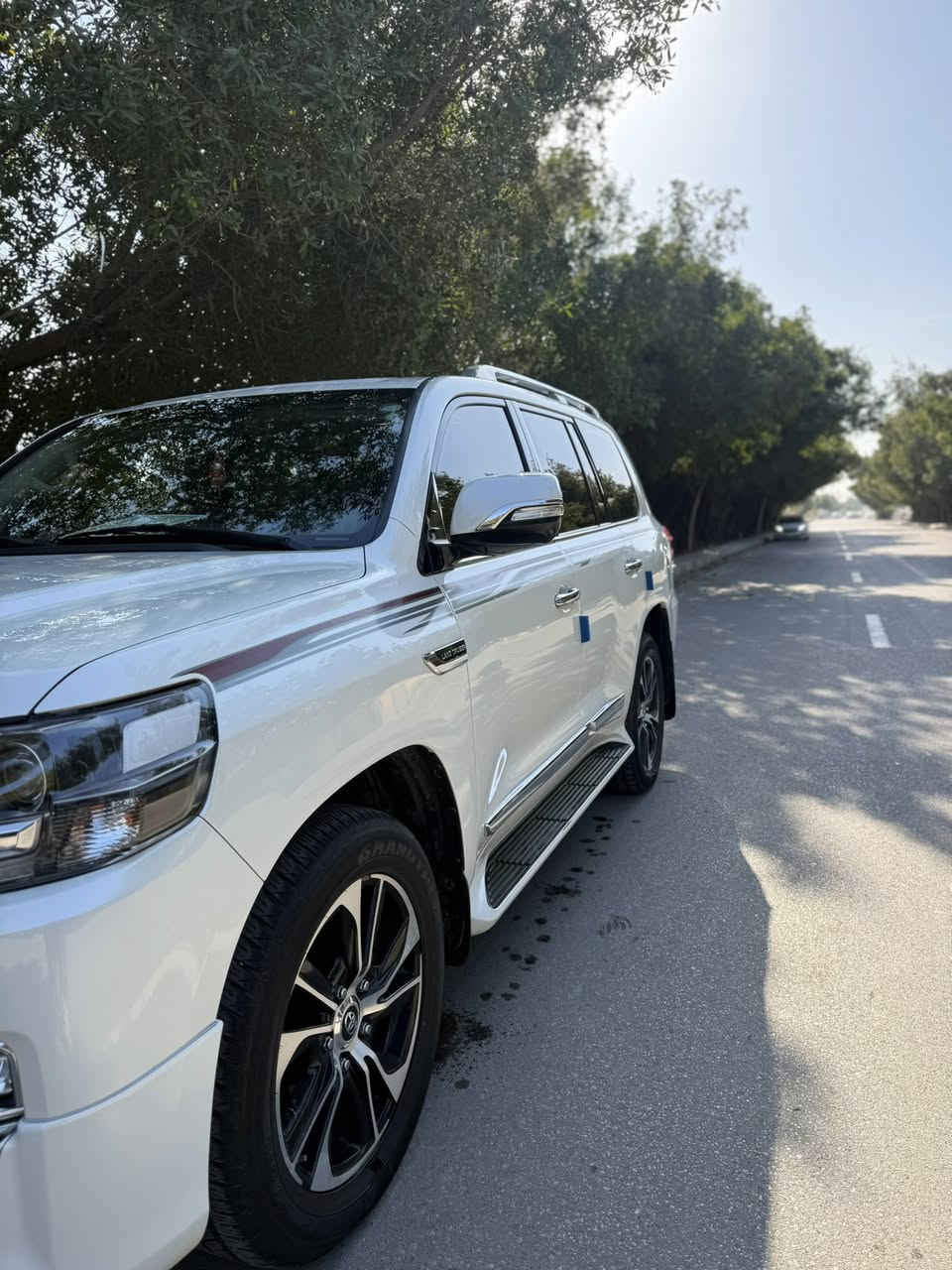 سلام عليكم
لاند كروز كراند تورنك موديل 2021
مواصفاته
العداد ليزري 
الجنطه كهربائي
ملاحظه/كراند تورنك مو شركات 
 على السونار فقط بيه صفحه محولبه
السعر 515وبيه مجال
***********
***********
