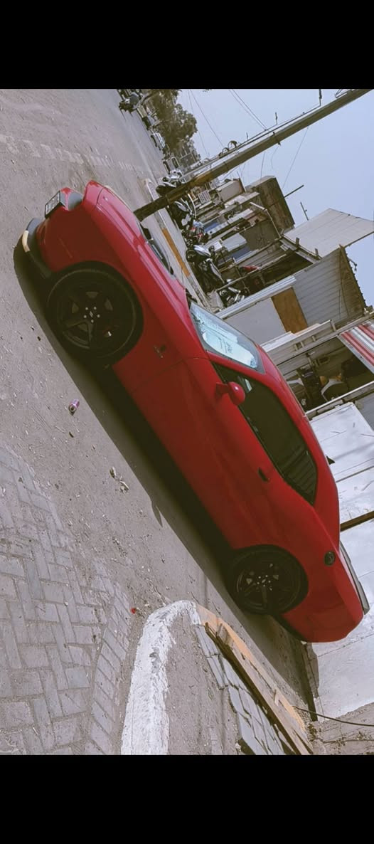 السلام عليكم للبيع فقط
الي يدور جديد ونضيف ومميز 
جالنجر شيكر موديل ٢٠١٥ اصل 5700 مختم شيكر اللون احمر 
فول مواصفات للاخير ماعدى فتحة
كشنات جلد تدفئة وتبريد وستيرن تدفئة وكهرباء رادار امامي 
سيارة كاملة مكملة مابيهة نقص برغي 
برمجة سيفتي يم البطل مصطفى ايكل ولف ريسنك بلكات ريسنك حماوة ٨٥ صيف شتاء ولف مشمايتو 
برمجة وتفريغ وداون بايب واكس بايب دبات خلفية srt سود اصليات علة ايدي 
#الحادث حافة جاملغ وبنيد بدون
 ايرباك وبدون دواخل مكفولة 
#رقم بغداد باسمي شخصيا رقم هزة جدد
#مكان بغداد شارع فلسطين 
للاستفسار ***********
اتصل واني بالخدمة مامتوفر 
عالفيس
تخم تاير تو سايز بيرلي اصلي
السعر... ١٧٩ وبخدمة الطيبين
