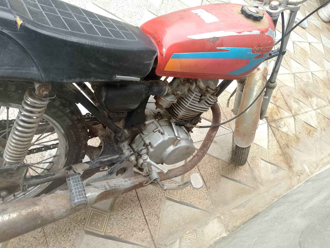 سلام عليكم  اربعه كير كلك كلك  دراجه محرك حلو اخرس بي خيط بخار او جبنه دراجه مال كراب مال شغل 125  قفل قفل قفل قفل مو شراي لتراسل مكاني كربلاء البراهميه قرب سيطره البراهميه ***********
