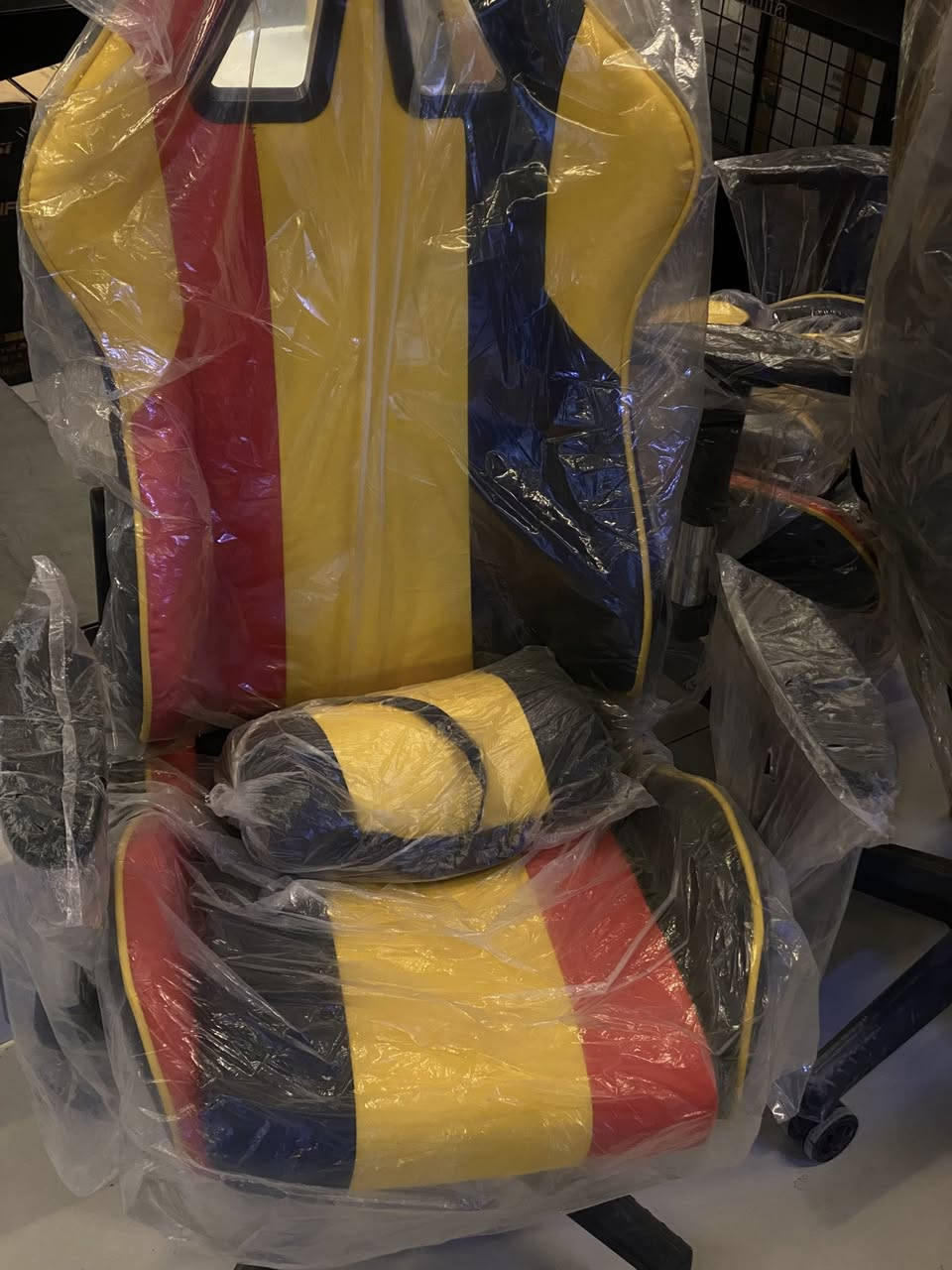 مواصفات
العدد 8 نفس الشكل والمواصفات 

ci5 14400
ram16 dd4 3600
M.2 1 tp nvme
Rtx 4060 
M.b h610 
Caes 3 fan 
Psu560 w 
Fan cpu rgb 
Ups 3000

شاشه180hz
حجم 27"
Ips 
1ms
Msi 

كيبورد 
ماوس 
سماعه 
يعني تجميعه كامله للاخير ومنصبات وندوز
وتعاريف حديثه وتحديث بايوز 
للطلب والاستفسار ارسال رساله 
او الاتصال على الهاتف 
***********
وتساب موجود 
توصيل كل العراق مجاناً
السعر للمفرد 1مليون و450 
الجمله بالخاص 
العدد 8 
4 بيها كارت ازوس دول 2*فان 

4 بيها كارت pny  

3*فان
