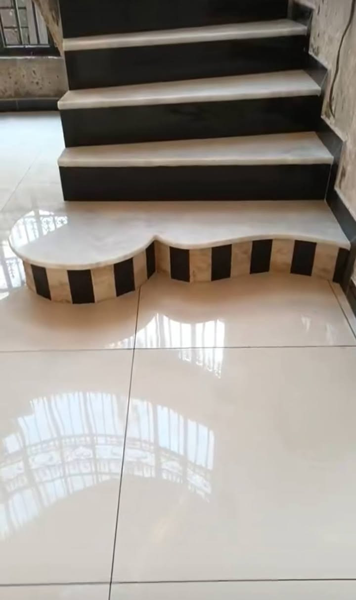 السلام عليكم خلفه سيراميك بخبرة طويلة في تنفيذ جميع الأعمال:
✔️ أرضيات
✔️ جدران
✔️ مطابخ
✔️ حمامات
شغل مرتب ودقة بالمواعيد وأسعار مناسبة 💯
للتواصل اتصال 📲   ***********
