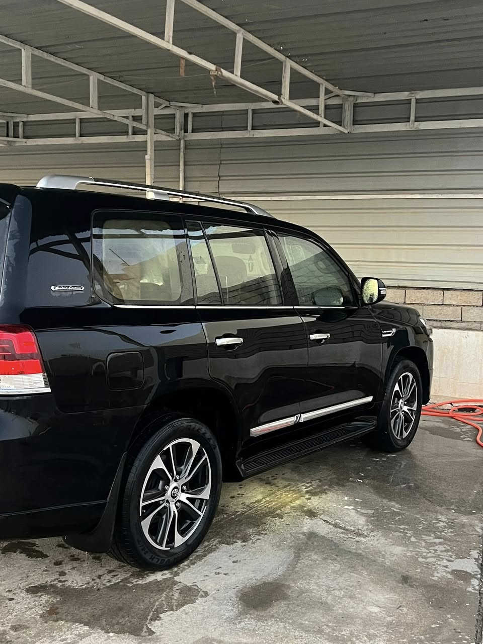 السلام عليكم
لاندكروز  كلين للبيع موديل 2020 فول 1/1 
شركه جيهان 
محرك 8
العنوان صلاح الدين 
للستفسار 
***********
