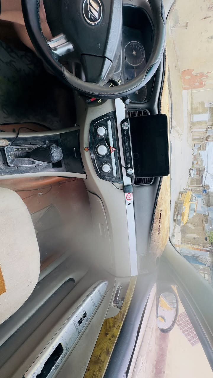 السلام وعليكم
ليفان 620للبيع 
كير توماتيك 
محرك كورله
بدون ضرر 
سلايت 
رقم دولي 
جام كهرب 
السعر 36وبيها مجال 
للتواصل ***********
.***********
