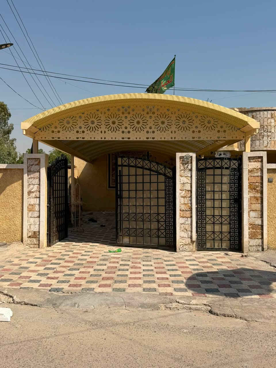 جانب من عملنا في الزعفرانيه وتم انجاز السقيفه ونشكر كادر شركه الفرات ومن ألله التوفيق سعر المتر(23)
***********
***********
