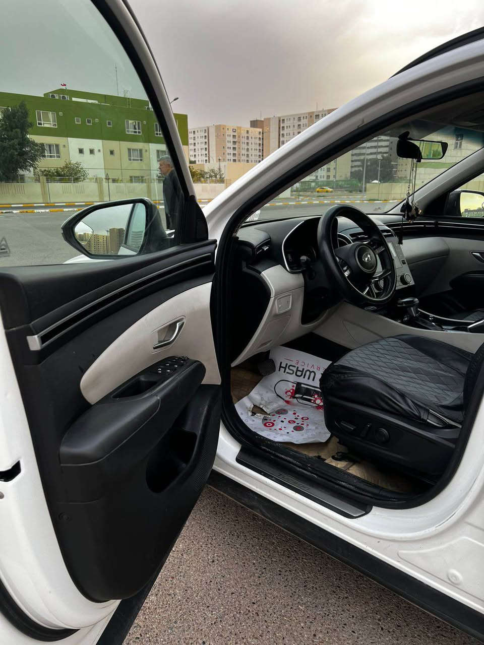 السلام عليكم 

توسان 2022خليجي 
 السعر ……..مناسب…………..205$ومجال …………
ماشيه 110
رقمها اربيل تحويل شرط  
بصمه تشغيل 
بصمه ابواب
تشغيل عن بعد 
شاشه جبيره كار بلي
كرسي كهرباء
تدفئه كشنات 
اوتو هولد 
تحديد مسار 
قياده ذاتيه 
مانع انزلاق
مودات قياده 
بيها طخه  باب السايق مبدل وكاله 
للاستفسار ***********
 مكان السياره بغداد بغداد, العراق
