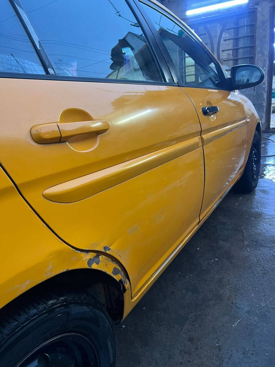 اكسنت للبيع موديل 2009 وارد امريكي حادثها بابين بدون دواخل السياره مكينه وكير وتخم تاير وصدر وتبريد خير من الله داخلها نظيف بلادي والگشر موضح بالصوره سنويه جديده وهزه مصار شهرين من كملتها السياره بأسمي تحويل ثاني يوم مصفره هيئه السياره جاهزه كبل للشارع مكاني بالدورة اني مكلف بالنشر السعر 70 وبيها مجال للاتصال على هذا الرقم ***********
