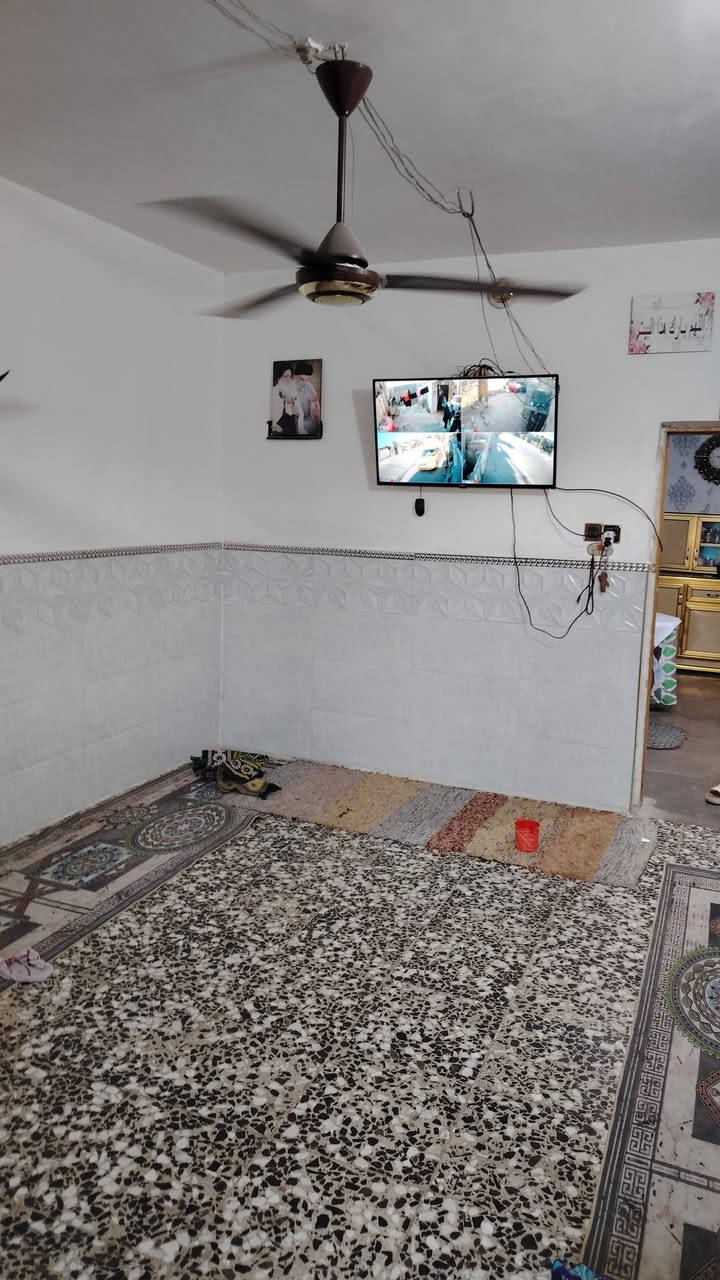 السلام عليكم بيت ١٠٠ متر قاطين مصقط بظهر البانزين خانه جديده البيع سعر ٥٠ شراي يتصل ***********
