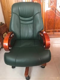 بعقوبة • كرسي مكتبي • نظيف