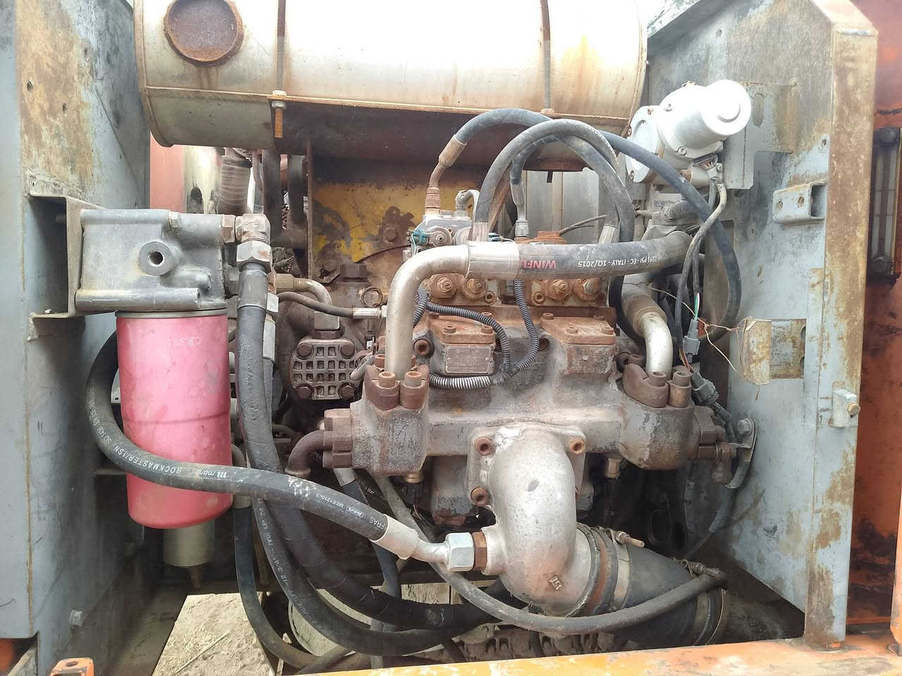 السلام عليكم 
للبيع حفاره زت حجم 200 موديل 2004 العنوان بابل النيل 
الرقم للاستفسار الاتصال 
***********
