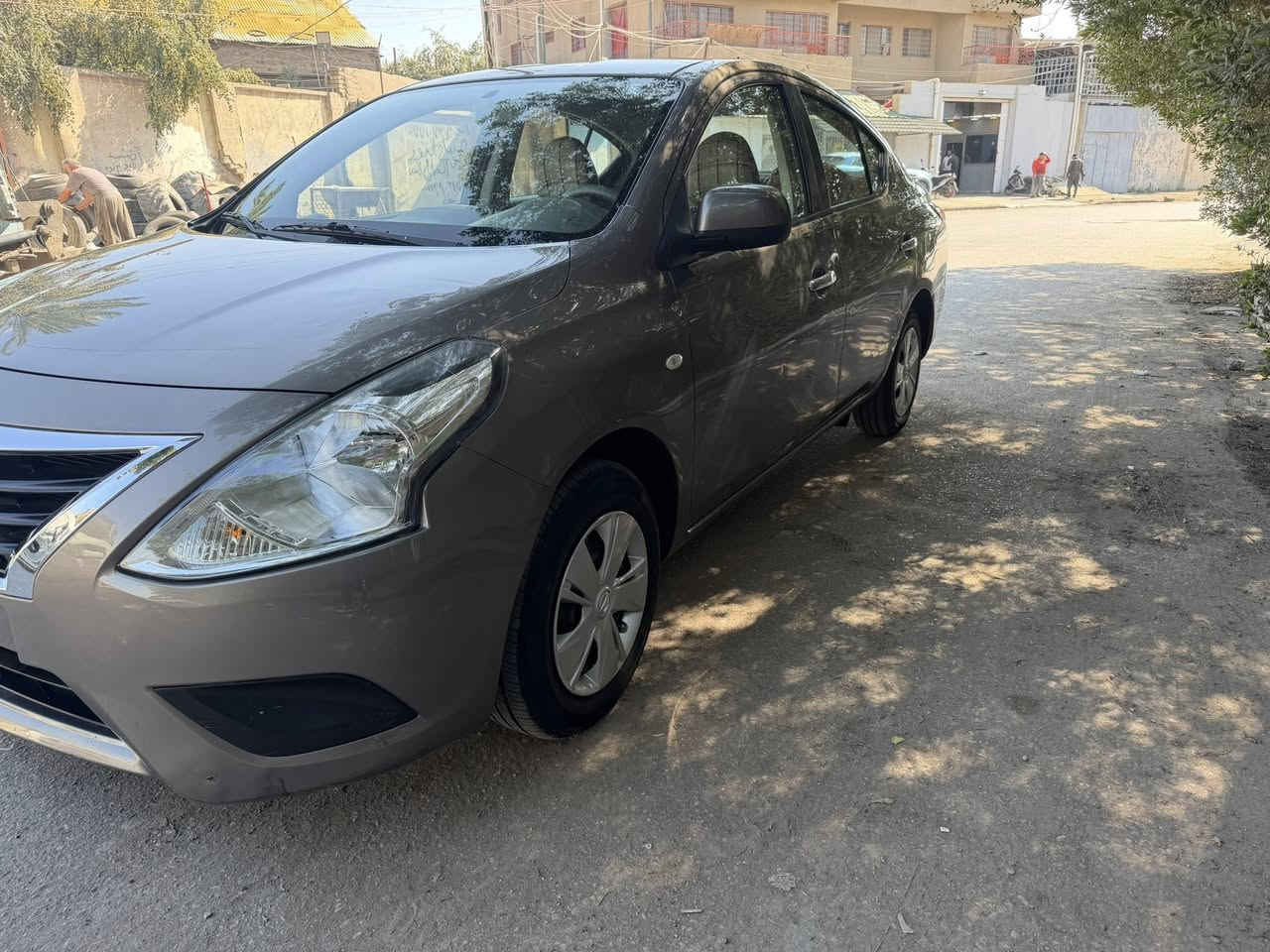 السلام عليكم
نيسان سني هندي موديل2020 
ماشيه 52 
ملاحضه السياره بيه باب صبغ اثار شخوط 
مكان السياره الكراده 
السعر: 105$ 
***********
