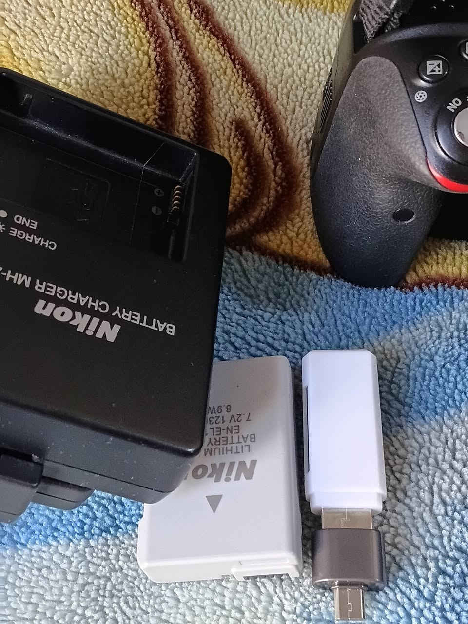 السلام عليكم كاميرا  Nikon3300. جديده تصور فيديو بدقه HDR  محتويات بطاريه جنطه فلاش نقل الصور. السعر تفاصيل خاص


**إذا كنت صاحب هذا الإعلان وتريد حذفه لأي سبب، رجاءا أرسل رسالة إلى الدعم الفني**