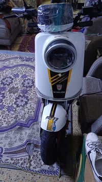 دراجة كهربائية • سكوتر • للبيع