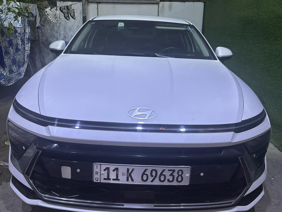 السلام عليكم سوناتا ٢٠٢٤ هايبرد مكينه ٢٠٠٠ تفويلة تمشي ٩٦٠ كيلو  فول مواصفات عدا فتحة ماشيه ٣٦ الف كيلو بيه جاملغ امامي مبدل الايمن ولجه الثانيه بارد ولخلفي هم بارد راجع يعني قطعه تبديل فقط بدون ايرباك  السيارة فول عدا فتحة حساسات امامي خلفي رادارات امامي خلفي نقطه عمياء شاحن لاسلكي تبريد قطعيتن تدفئة كشنات ٣ انضمه قياده كل نضام يتغير شكل دشبول تحديد مسار  صندوك ذكي وحده يفتح شاشة جبيره متصلة كار بلي اناره ترحيب عند الاقتراب تبريد قطعتين بغداد باسمي للبيع ب١٩٥ ومجال بسيط 
*********** واتساب
