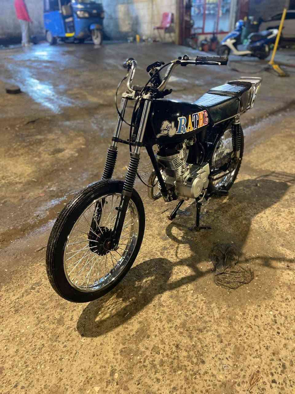 سلام وعليكم دراجه سيجي نامه مكينه مشيف2025 مكينه ناعمه ما تنسمع صلاوات للبيع سعرها550وبيها مجال للشراي ومكاني لبصره جبيله ***********
