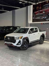 هايلوكس TRD • ٢٠٢٥ • V6 بنزين