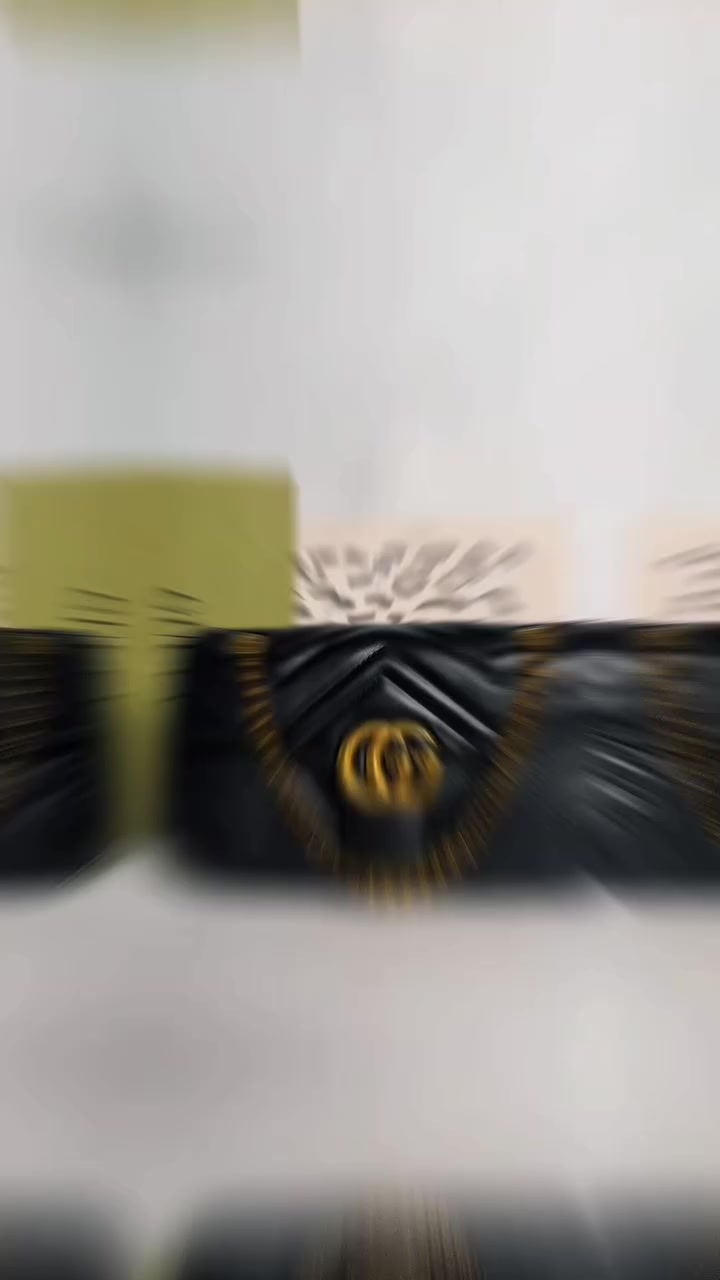 الاناقة متكمل الة بوجود حقيبة گوتجي ✨ 
قطعة متكاملة من حيث الشكل والحجم

تأتي بمواصفات عالية:
تأتي مع العلبة والدست باك والانفويز
حجم وسط
جلد طري
بطانة مخمل
ختم داخلي
ماستر كواليتي
الابعاد : العرض 27 سم الارتفاع 16 سم 

سعر الحقيقة ٢٠ الف 💵

للطلب مراسلة الصفحة 🤍

#اكسبلور #explore #حقائب #trend #ملابس_نسائيه


**إذا كنت صاحب هذا الإعلان وتريد حذفه لأي سبب، رجاءا أرسل رسالة إلى الدعم الفني**